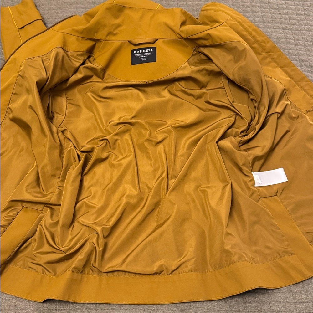 euc athleta rain out sutro trench in brass yellow - Picture 7 of 11